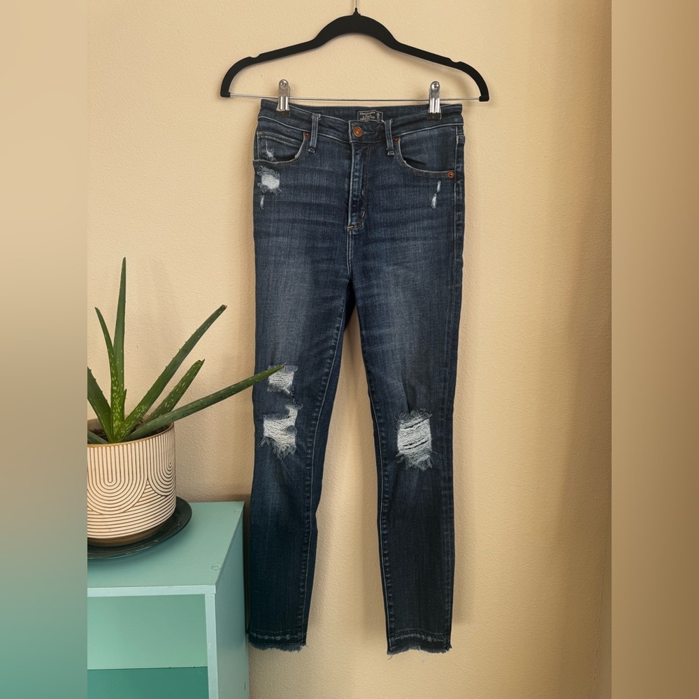 ✨PERFECT CONDITION✨  Abercrombie & Fitch Dark Blue Distressed Skinny Jeans